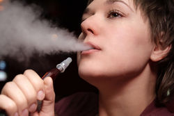 Pomozte přestat kouřit adolescentům